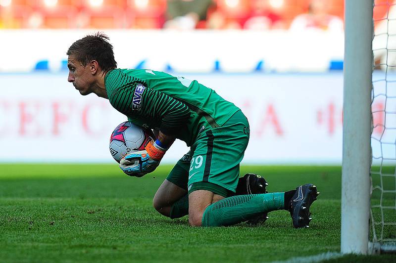 Fotbalové utkání HET ligy mezi celky SK Slavia Praha a 1. FC Slovácko 29. dubna v Praze. Milan Heča.