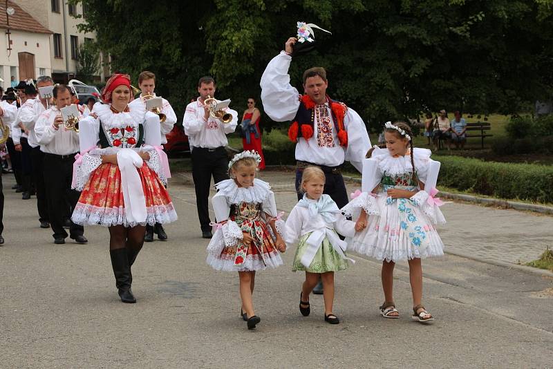 Slovácké hody se stárky v Ostrožské Lhotě