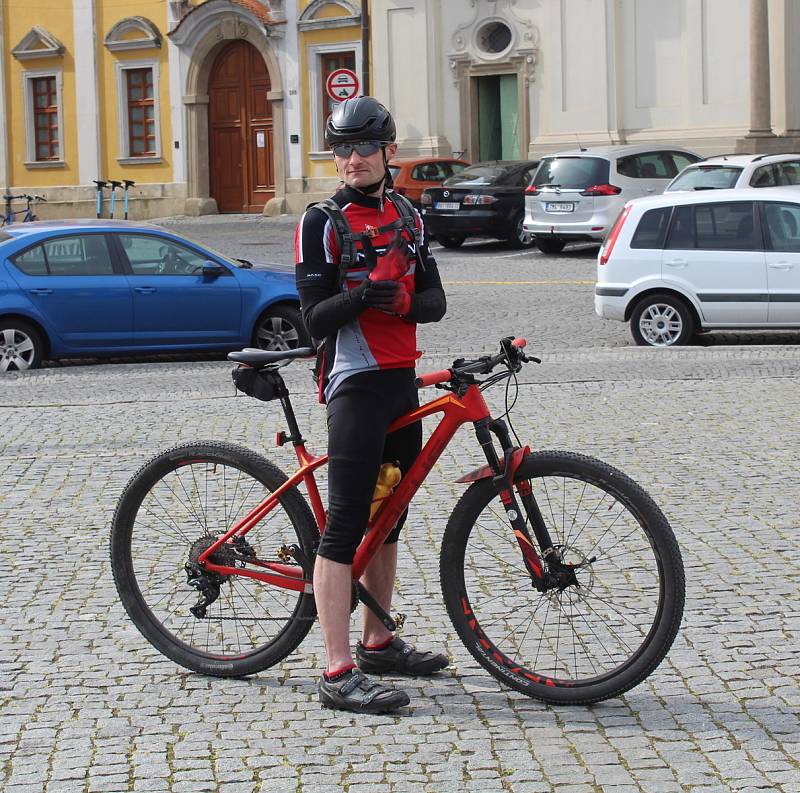 Na kole vinohrady vyrazilo z centra Uherského Hradiště bezmála tisíc cyklistů, pěších i koloběžkářů