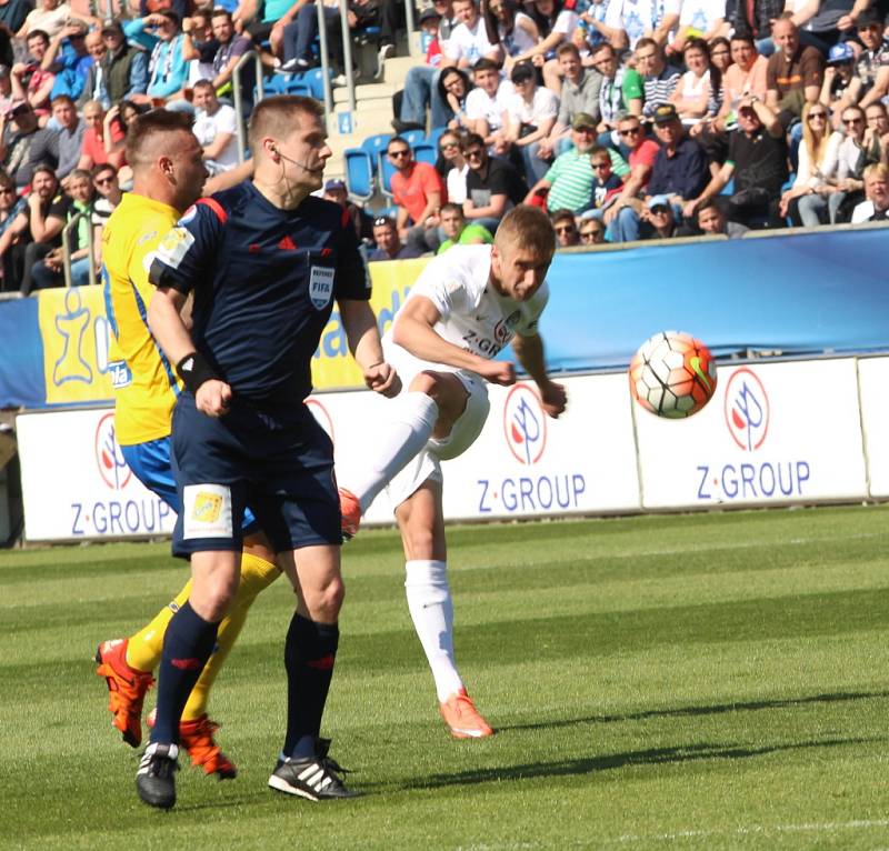 Synot Liga, 1. FC Slovácko - FC Fastav Zlín. Pálí Eldar Civič.