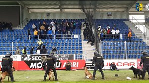 Policie cvičila na uherskohradišťském stadionu