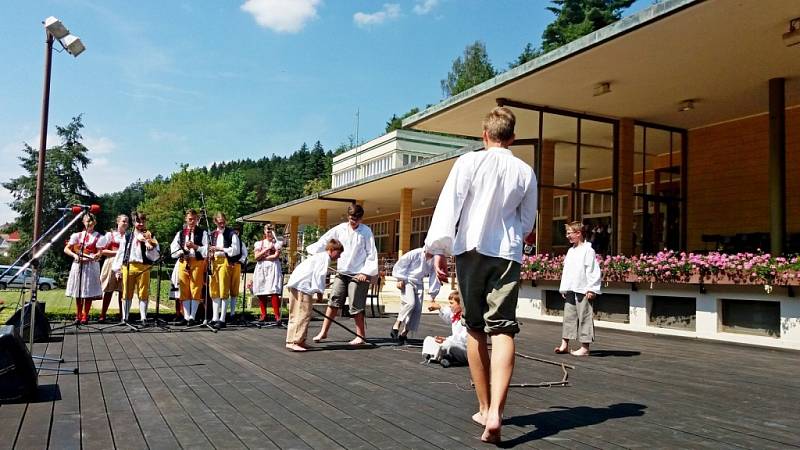  Z Kunovic si do luhačovických lázní si odskočily potěšit milovníky folkloru tři dětské soubory.