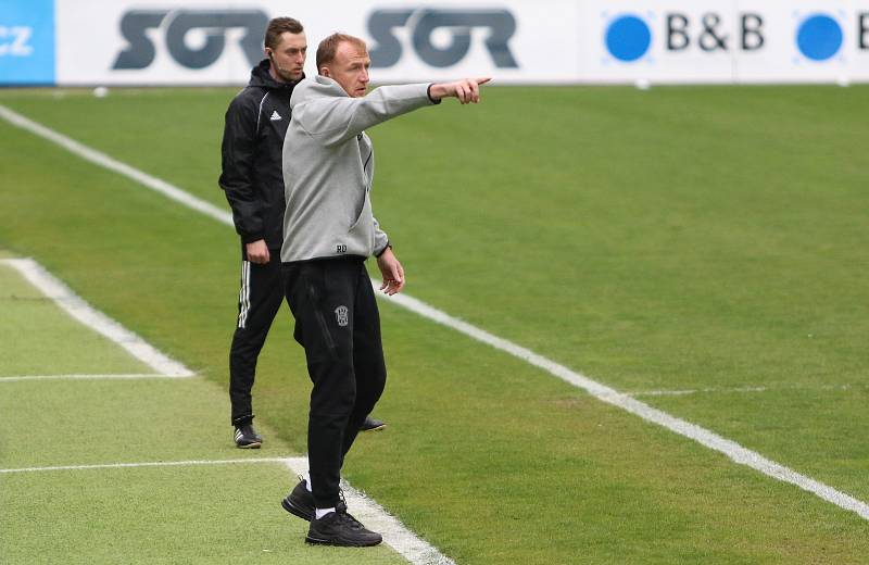 Fotbalisté Slovácka (v bílých dresech) se ve 28. kole FORTUNA:LIGY utkali se Zbrojovkou Brno.