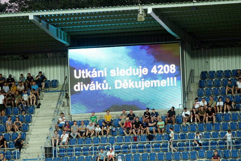 Fotbalisté Slovácka (bílé dresy) skončili ve druhém předkole Evropské konferenční ligy.