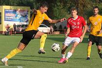 Fotbalisté Uherského Brodu (červené dresy) ve 3. kole MSFL remizovali s Rosicemi 0:0.