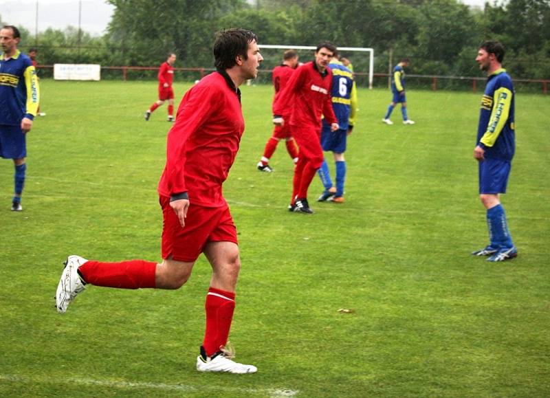 Gólman Traplic Jiří Vávra sice od Mařatic dostal tři góly, když ho nejprve z penalty překonal Miroslav Kroča, vedle toho ale domácím zlikvidoval několik šancí. 