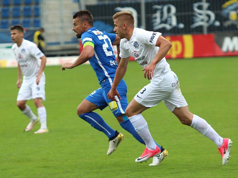 1. FC Slovácko - FC Slovan Liberec (v modrém)