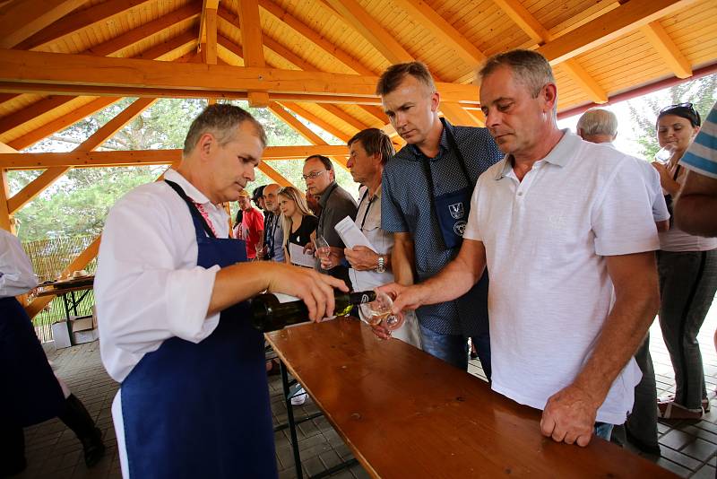 Vyhlášení vítězů soutěže TOP Víno Slovácka 2019 a předání ocenění pro místo: Multifunkční zařízení školního hřiště v Polešovicích