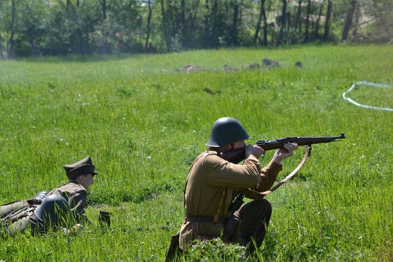 Bitva o Strání. Inscenace bojů k 69. výročí osvobození obce