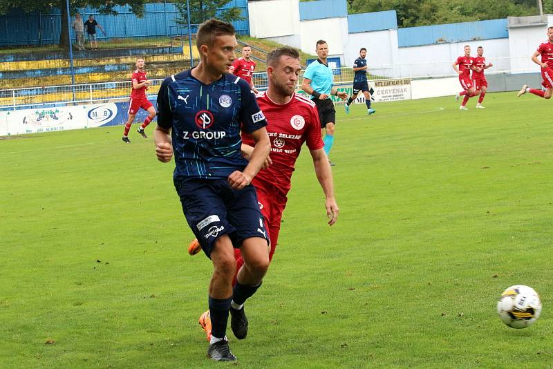 Fotbalisté Slovácka (modré dresy) v přípravě na novou sezonu zdolali druholigový Třinec 2:0.