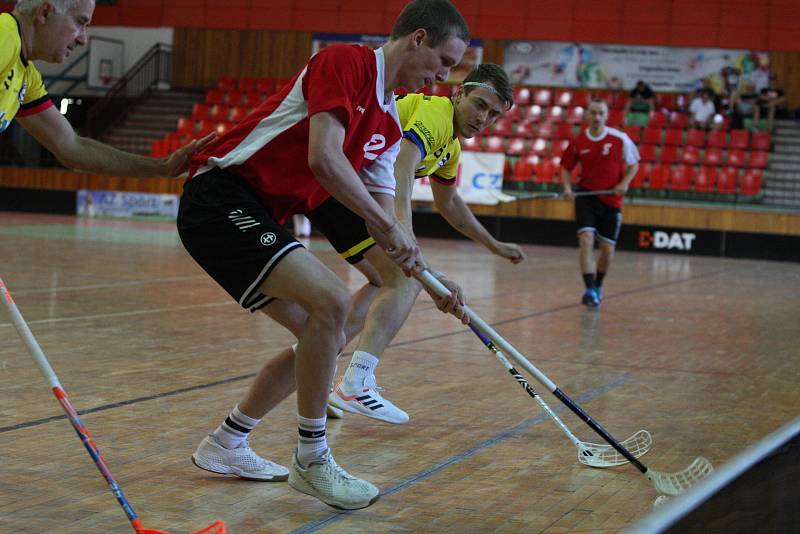 V hlucké sportovní hale se o víkendu uskutečnil již osmnáctý ročník tradičního florbalového turnaje s názvem Slovácký pohár.