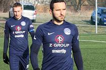 Fotbalisté ligového Slovácka (v modrých dresech) zvítězili na umělé trávě v Kroměříži 4:1. Na snímku Haris Harba.