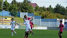 Mladší dorostenci Slovácka (bílé dresy) přehráli Znojmo 6:1.