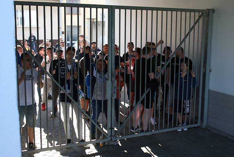 Fotbaloví fanoušci se také v Uherském Hradišti vrátili na ligový stadion.