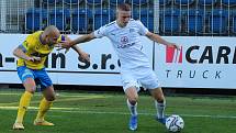 Fotbalisté Slovácko (v bílých dresech) v sobotním odpoledním zápase porazili Teplice 3:2.