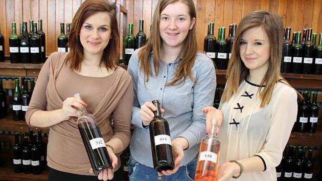 Příznivci vína si pochutnávali na koštu v Traplicích - Slovácký deník