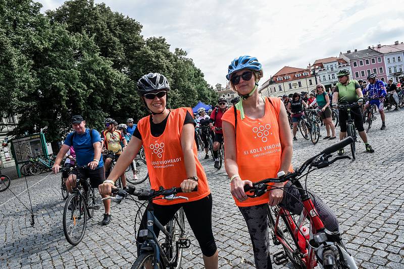 Na kole vinohrady startovalo 11. července tradičně na Masarykově náměstí v Uherském Hradišti.
