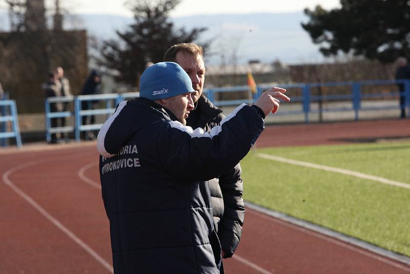 Fotbalisté Uherského Brodu (červené dresy) v 19. kole MSFL podlehli doma na Lapači Otrokovicím 2:3.