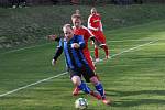 Fotbalisté vedoucích Osvětiman (červené dresy) v 18. kole krajské I. A třídy skupiny B porazili Šumice 2:0.