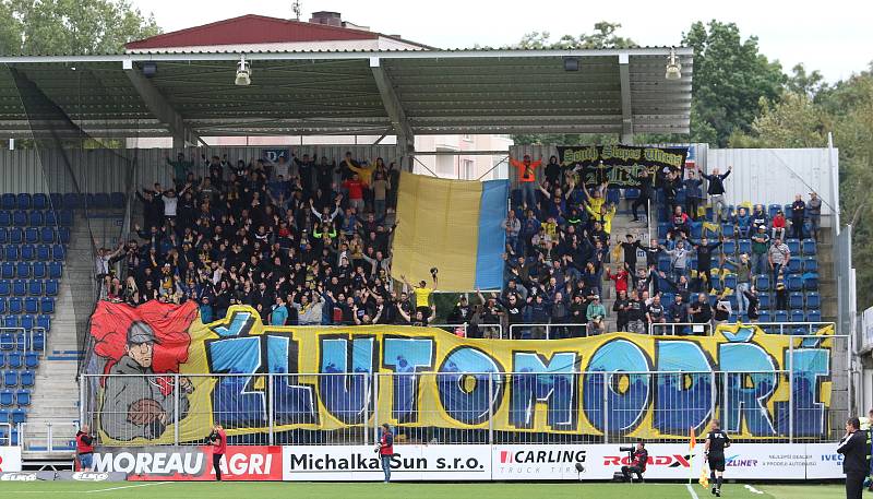 Sobotní derby v Uherském Hradišti opanovalo domácí Slovácko (bílé dresy), které zvítězilo nad Zlínem 3:0.