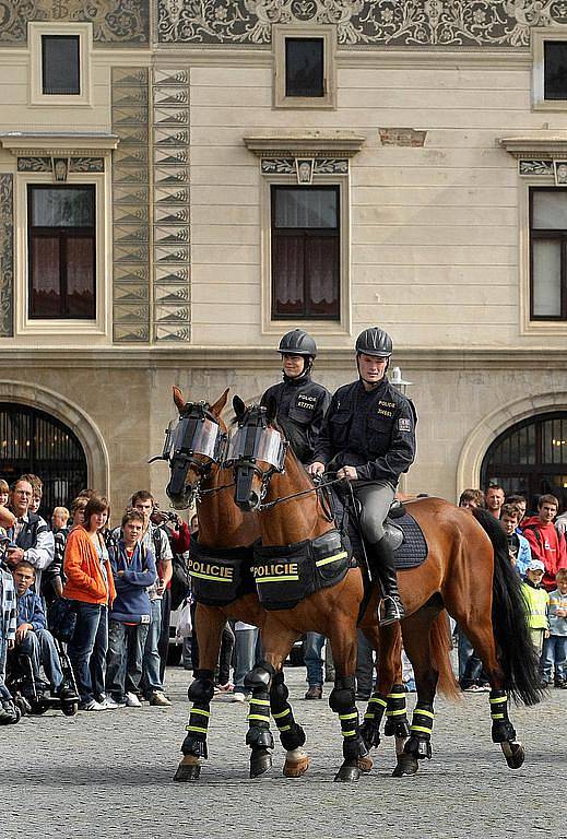 Den s Českou policií na Masarykově náměstí v Uh. Hradišti