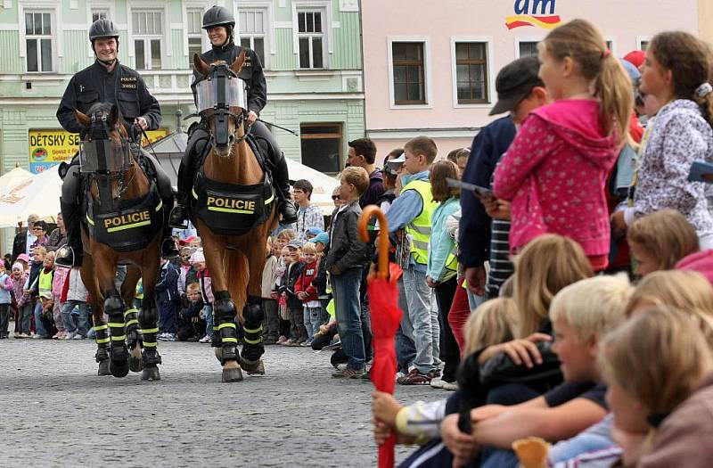 Den s Českou policií na Masarykově náměstí v Uh. Hradišti