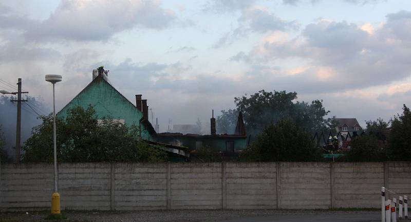 V Brodě-Havřicích nakonec požár nadělal škodu na objektu rodinného domu okolo pěti milionů korun.