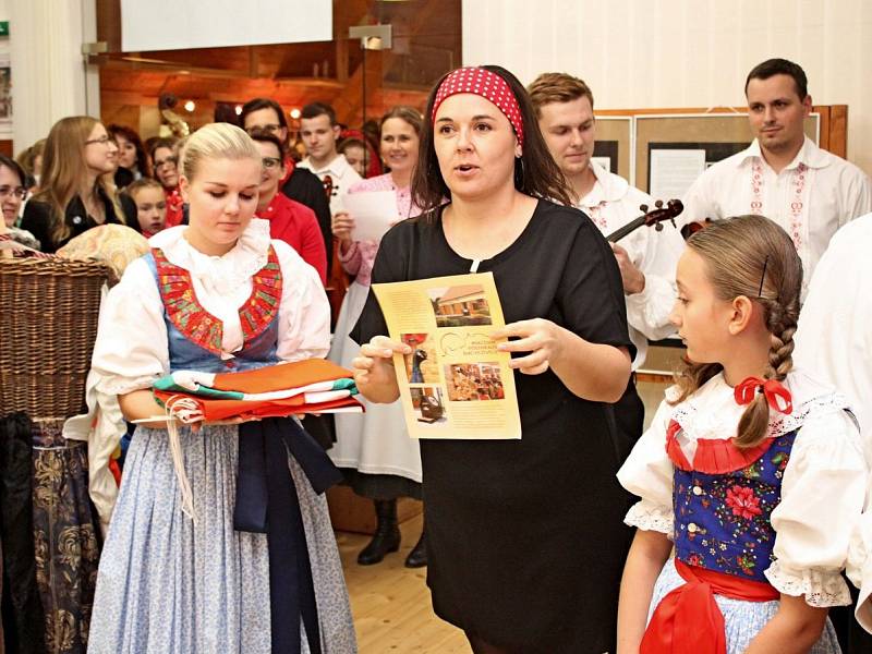 Jubilem slavila Děcka z Buchlovic, tamní folklorní studio i cimbálovka Rubáš.