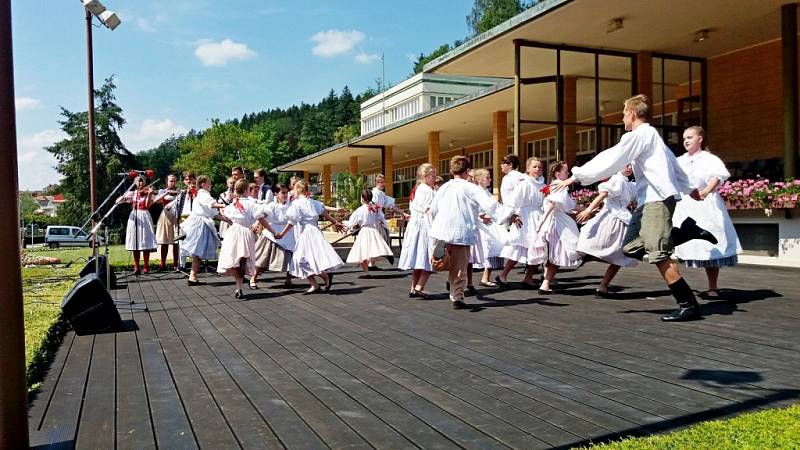  Z Kunovic si do luhačovických lázní si odskočily potěšit milovníky folkloru tři dětské soubory.