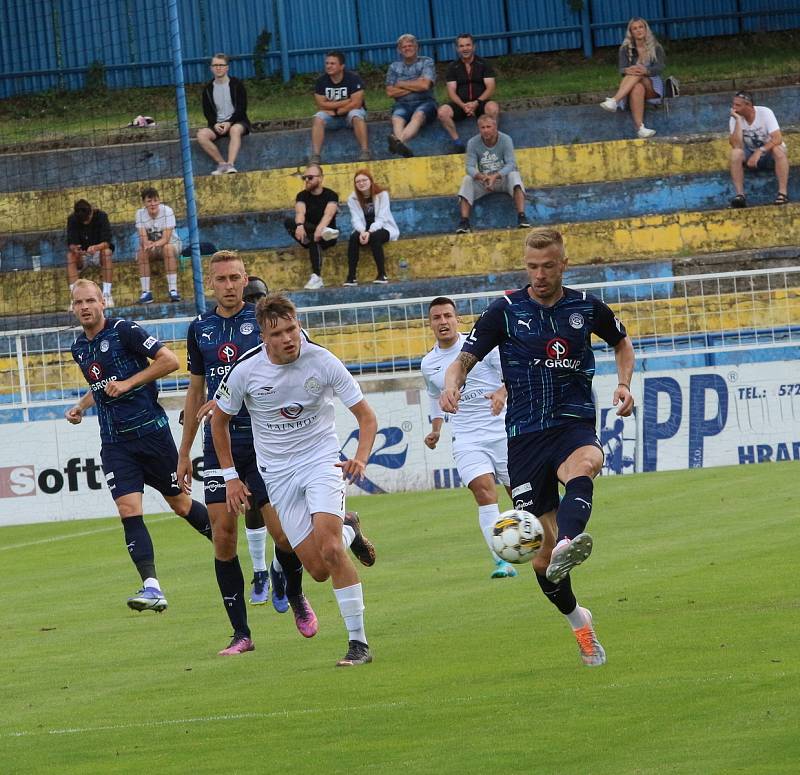 Fotbalisté Slovácka (modré dresy) zdolali v přípravě druholigový Vyškov 2:0.