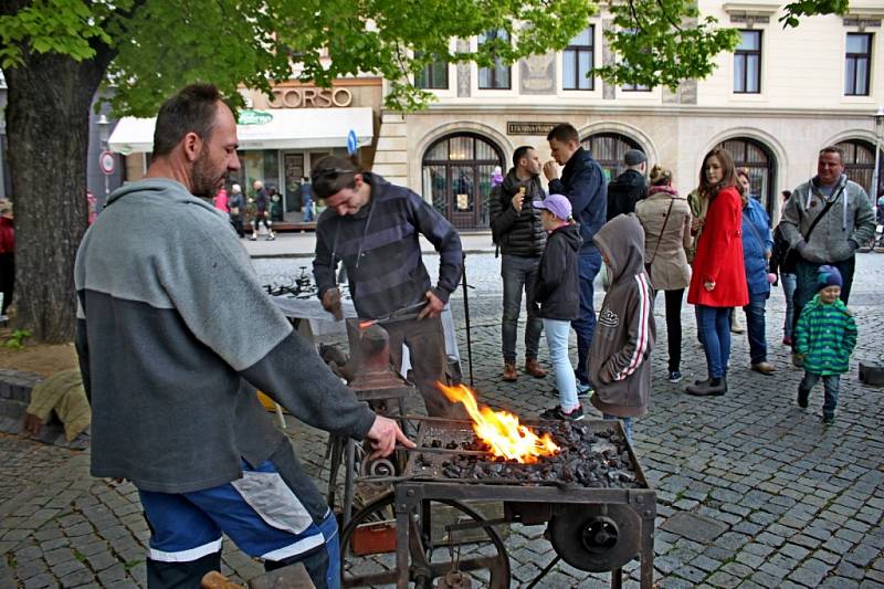 NA TRHU. Velikonoční jarmark v Hradišti, tradiční a hlavně otevřený všem.  