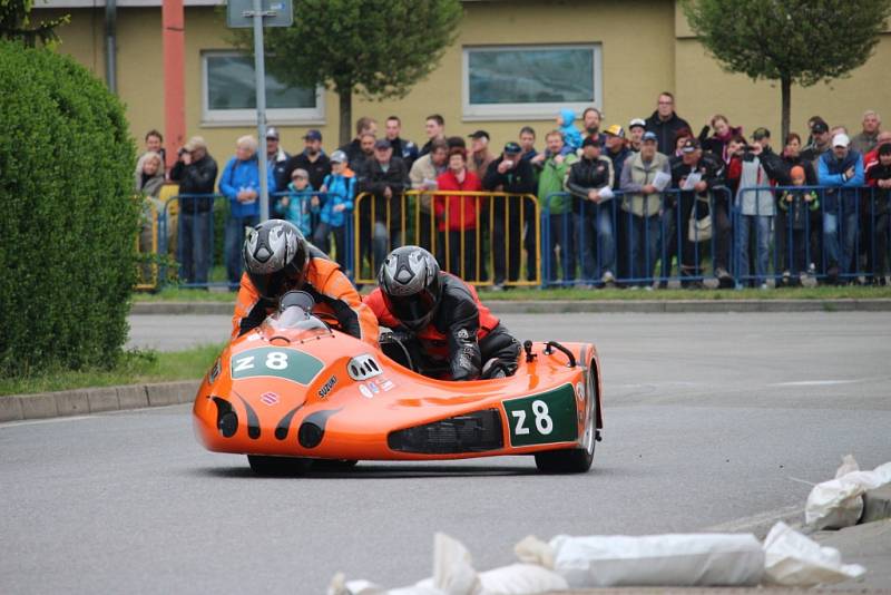 Starým Městem se po roce opět rozléhalo burácení motorů. Tamní městský okruh totiž hostil XIII. ročník Slováckého okruhu, mezinárodního závodu historických motocyklů „O cenu Bohumila Kováře“.