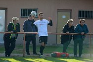 Fotbalisté Újezdce se musí svým fanouškům revanšovat za debakl v Šumicích. 