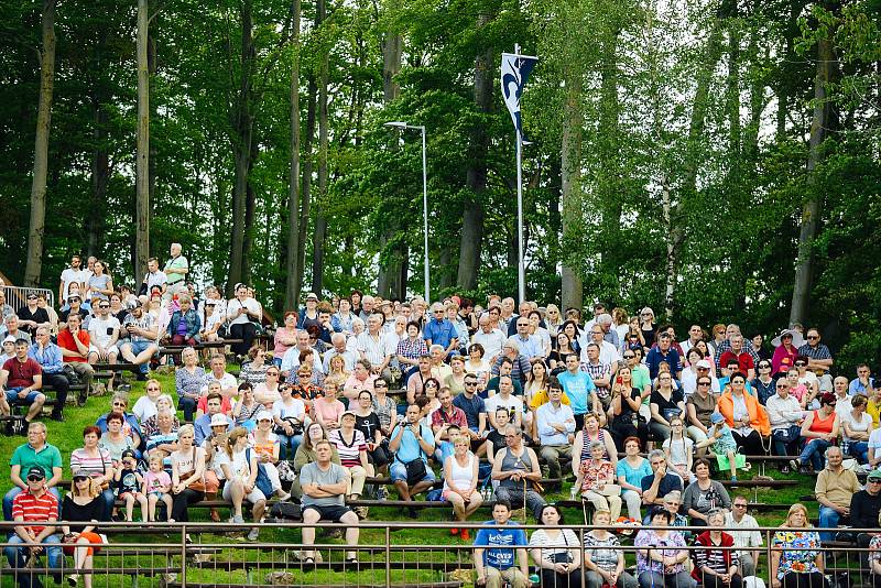 První mimořádný koncert projektu Musica cordis/hudbou k srdci  se konal v neděli 2. června ve skalním sanktuáriu hory Butkov. Tam se představili Hradišťan s Jiřím Pavlicou a sólistkou Alicí Holubovou i sólistou opery Slovenského národního divadla Gustávem