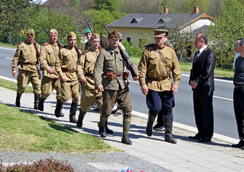 Den historické a vojenské techniky a oslava osvobození ve Strání