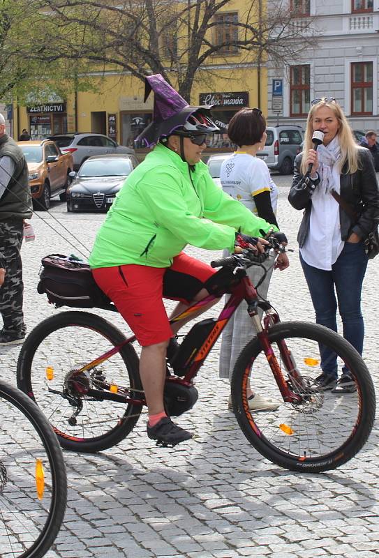 Na kole vinohrady vyrazilo z centra Uherského Hradiště bezmála tisíc cyklistů, pěších i koloběžkářů