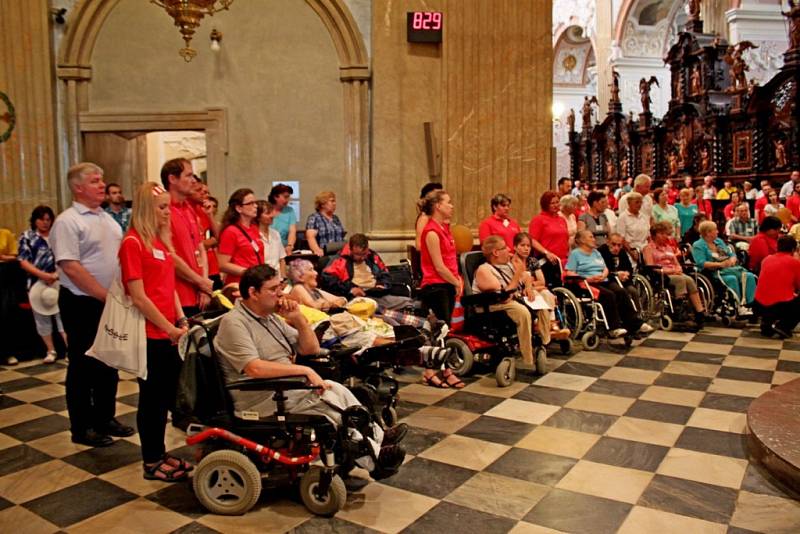 Při Dnech lidí dobré vůle si dalo na Velehradě dostaveníčko 130 vozíčkářů z pěti zemí. 