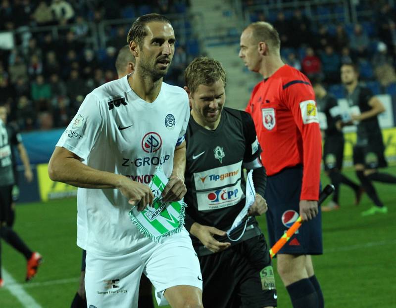 1. FC Slovácko - FK Jablonec. Kapitáni Libor Došek a Tomáš Hübschman.