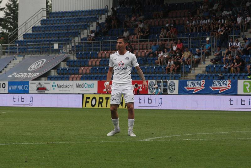 Fotbalisté Slovácka (bílé dresy) ve 2. kole FORTUNA:LIGY hostili České Budějovice.