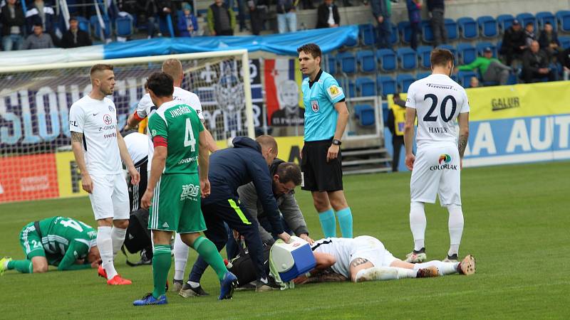 Fotbalisté Slovácka (v bílých dresech) proti Bohemians 1905