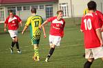 Uherský Brod (v červeném) - Napajedla 1:1 (0:0). Střelec vedoucí branky domácích Jan Pochylý.