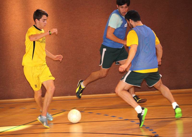 Futsalová Superfrankie liga: utkání nadtavbové části o 9.-15. místo mezi týmy NGBS a GFC.