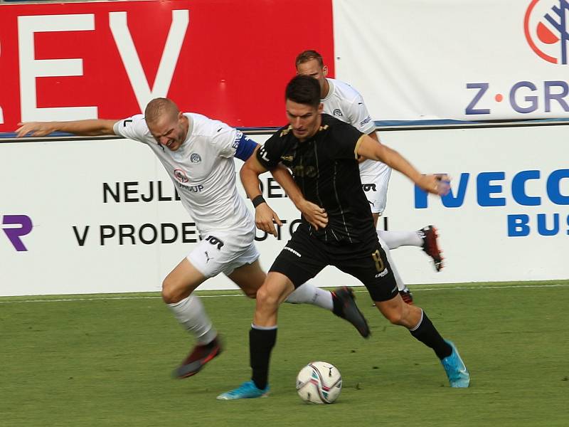 Fotbalisté Slovácka (v bílých dresech) doma ve 2. kole FORTUNA:LIGY hostili Jablonec.