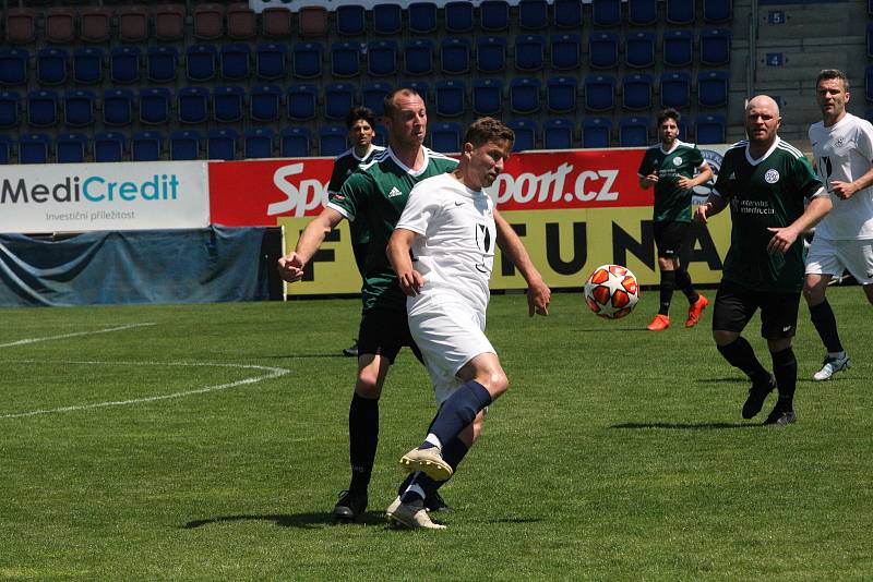 Tým FC Vinaři České republiky (bílé dresy) se dostal na domácím mistrovství Evropy ve fotbale až do finále, když Německo porazil na penalty.