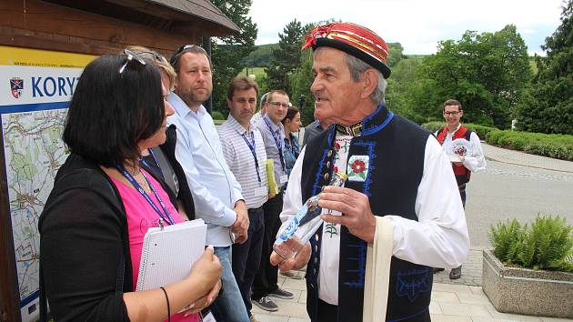 Komise soutěže o Vesnici roku přijela ve středu 7. června také na Slovácko. Mimo jiné navštívila i Nivnici a Korytnou.