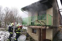 Požár chaty v Ostrožské Lhotě.