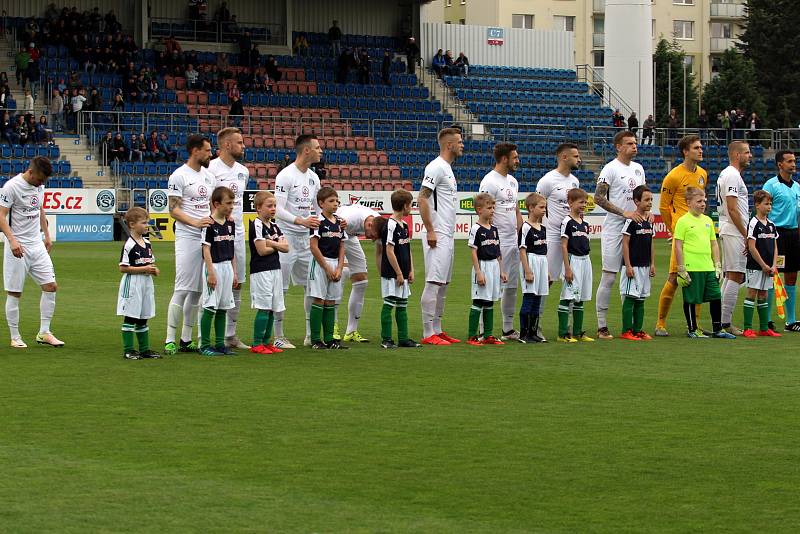 Fotbalisté Slovácka (v bílých dresech) proti Bohemians 1905