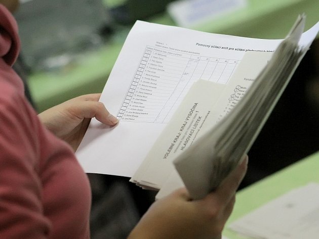 Jako první na Třebíčsku posčítali hlasy v Jiraticích. Přišlo 68 procent voličů