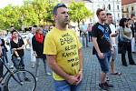 Ve středu 17. května se sešlo na dvě stě demonstrantů na uherskohradišťském Masarykové náměstí na protestní akci proti politickému působení Andreje Babiše a chování Miloše Zemana s názvem Proč?