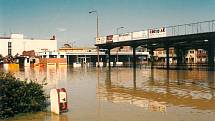 Povodeň v červenci 1997 v Uh. Hradišti: autobusové nádraží.
